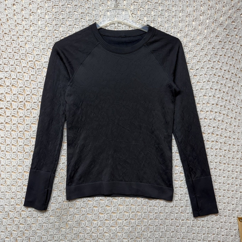 Lululemon Top Shirt Womens Size‎ 4 Black Textured Yoga Pullover Long Sleeve